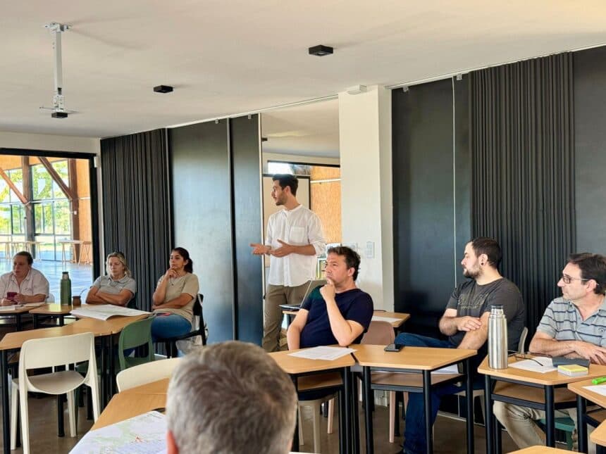 Nissim Lebovits meeting with Pergamino municipal staff during field visit
